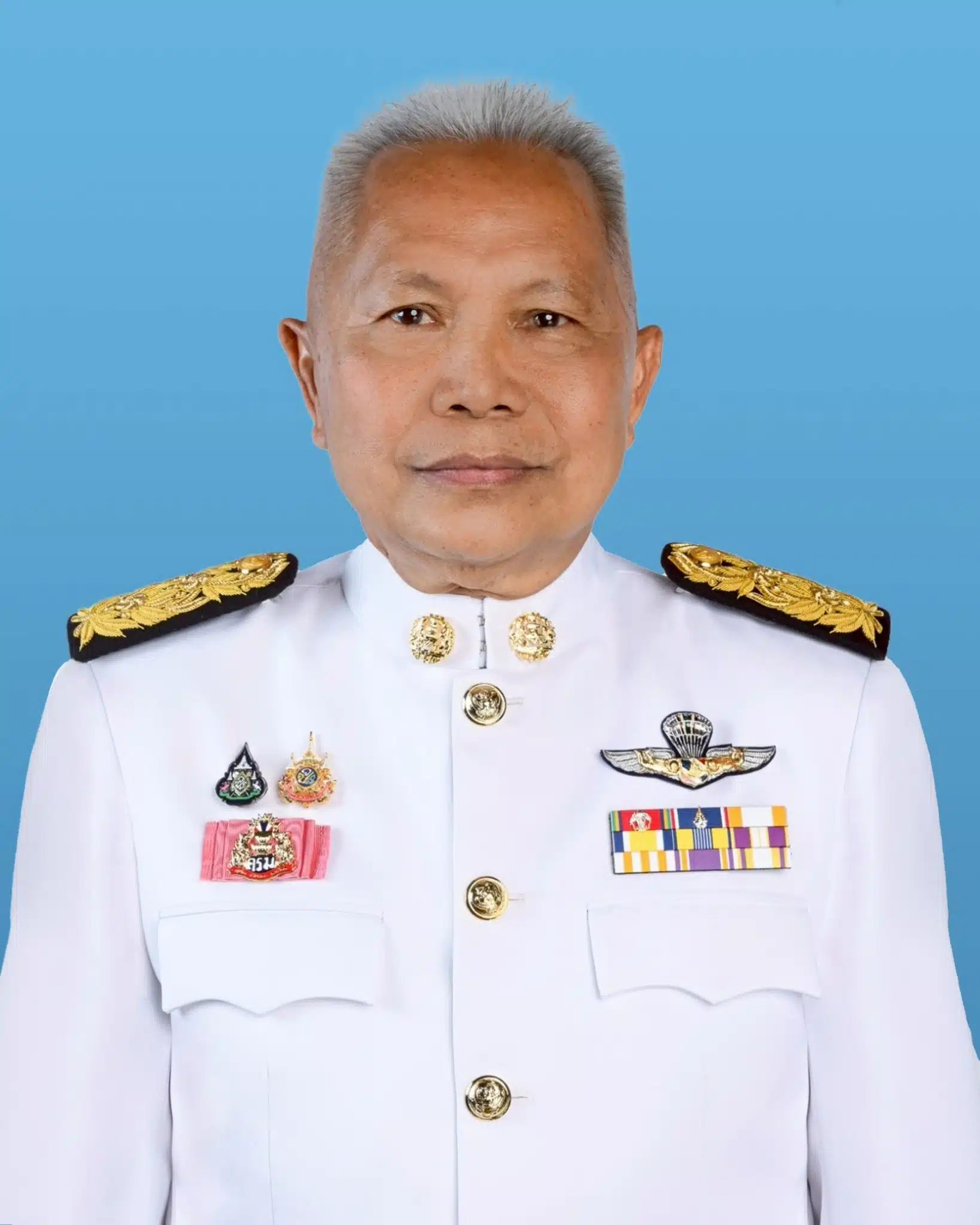 โสภณ ซารัมย์ เคยเป็นครู ก่อนจะก้าวเข้าสู่สนามการเมือง