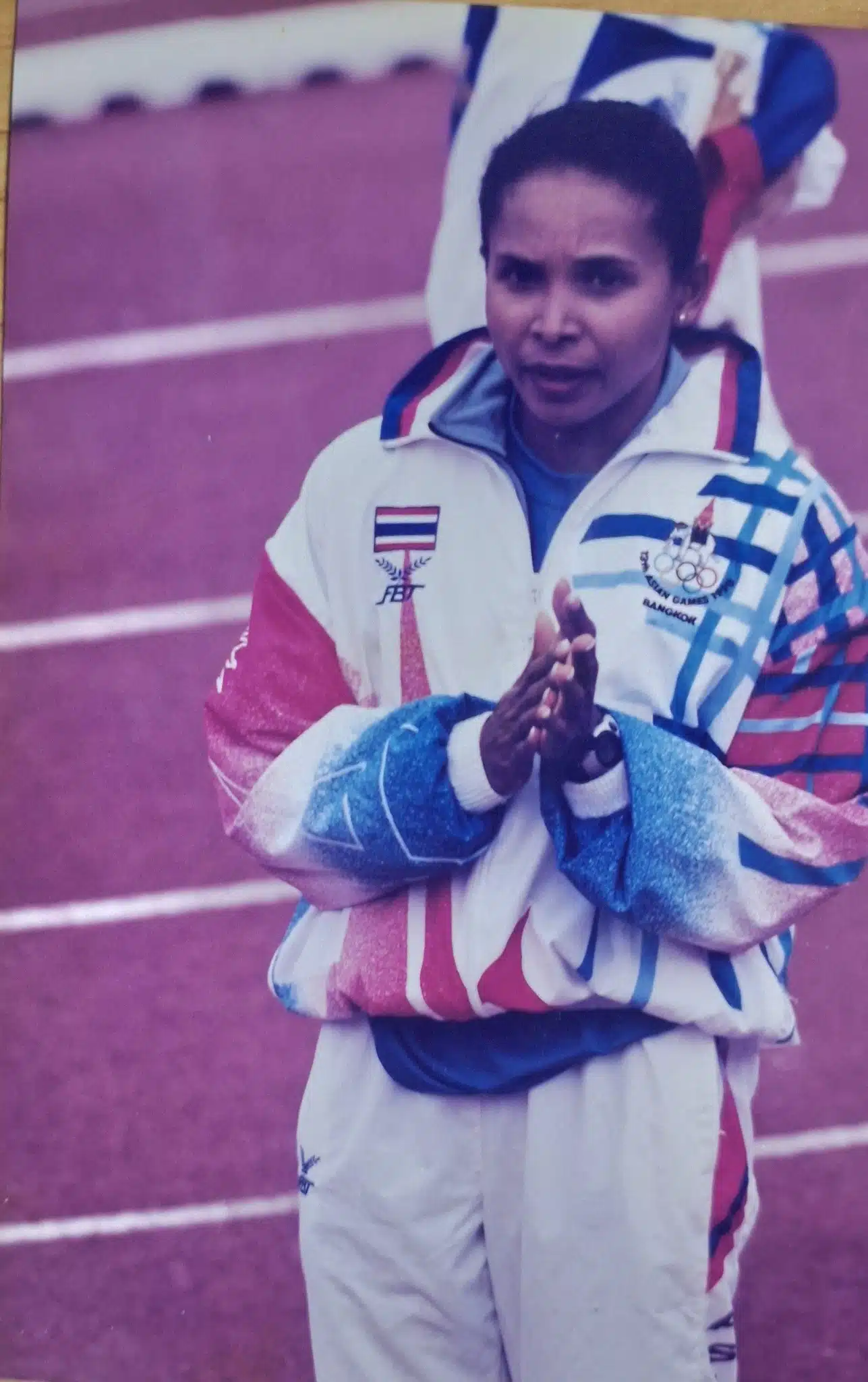 เรวดี ศรีท้าว ขณะรับรางวัลนักกีฬายอดเยี่ยมจากประธานาธิบดีฟิลิปปินส์