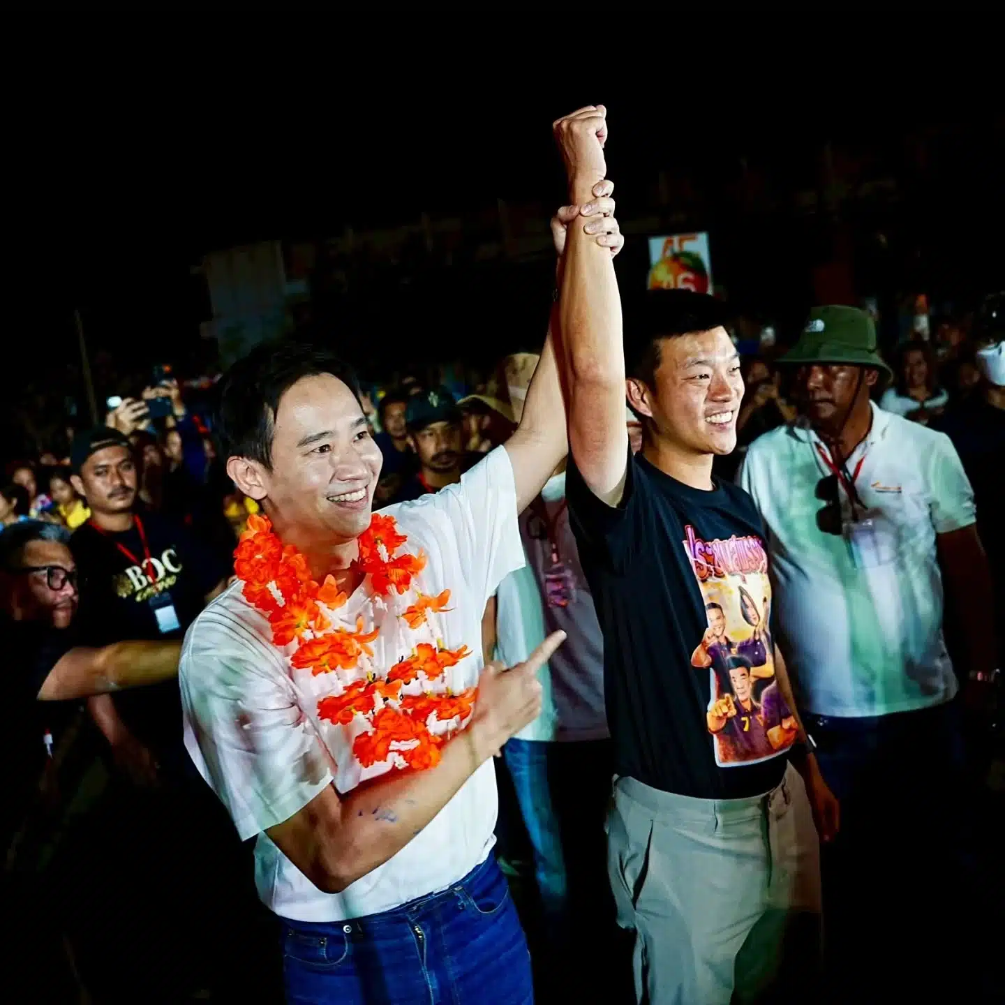 พิธา ลิ้มเจริญรัตน์ และ เท้ง ณัฐพงษ์