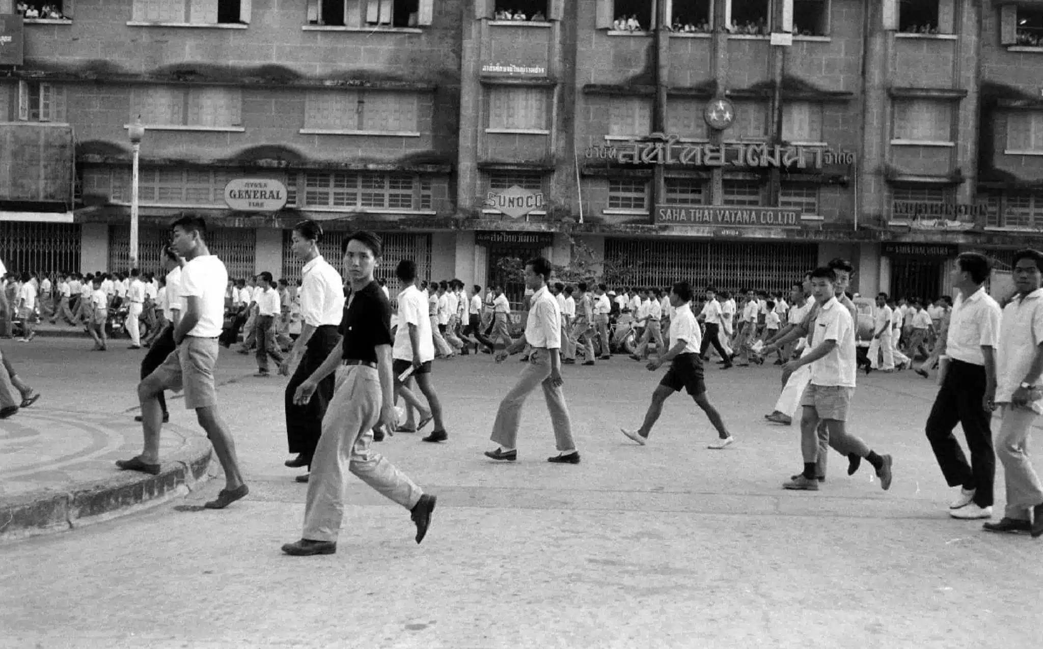 วันเลือกตั้งมาถึงปรากฏว่าการเลือกตั้งเป็นไปด้วยความไม่เรียบร้อยหลายประการที่ปรากฏในหน้าหนังสือพิมพ์สมัยนั้นเต็มไปหมด