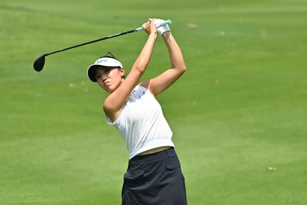 ลีเดีย โค นักกอล์ฟชาวนิวซีแลนด์ มองดูช็อตของเธอที่กรีนหลุมที่ 5 ในรอบแรกของการแข่งขันกอล์ฟ LPGA Honda Thailand ที่พัทยา ประเทศไทย เมื่อวันพฤหัสบดีที่ 19 กุมภาพันธ์ 2026 (ภาพถ่ายโดย AP Photo/Kittinun Rodsupan)