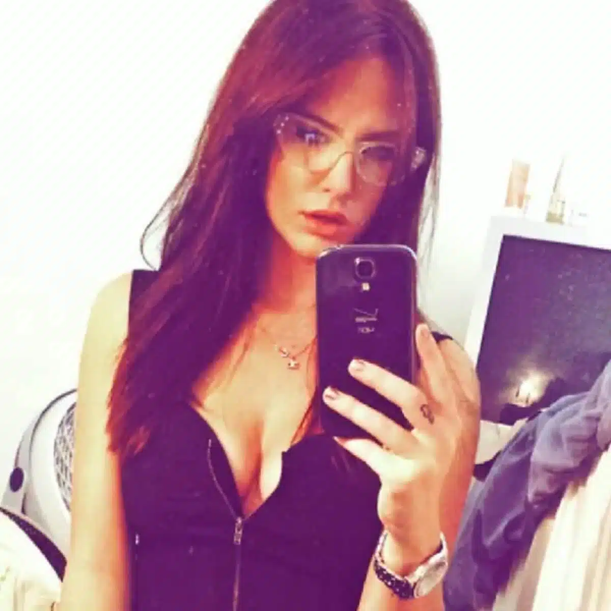 จากร่ำรวยสู่ยากจน ลูกสาวของลินน์ เคอร์ทิน ถูกพบว่าอาศัยอยู่ข้างถนนโดยมีฟันและนิ้วมือหายไป