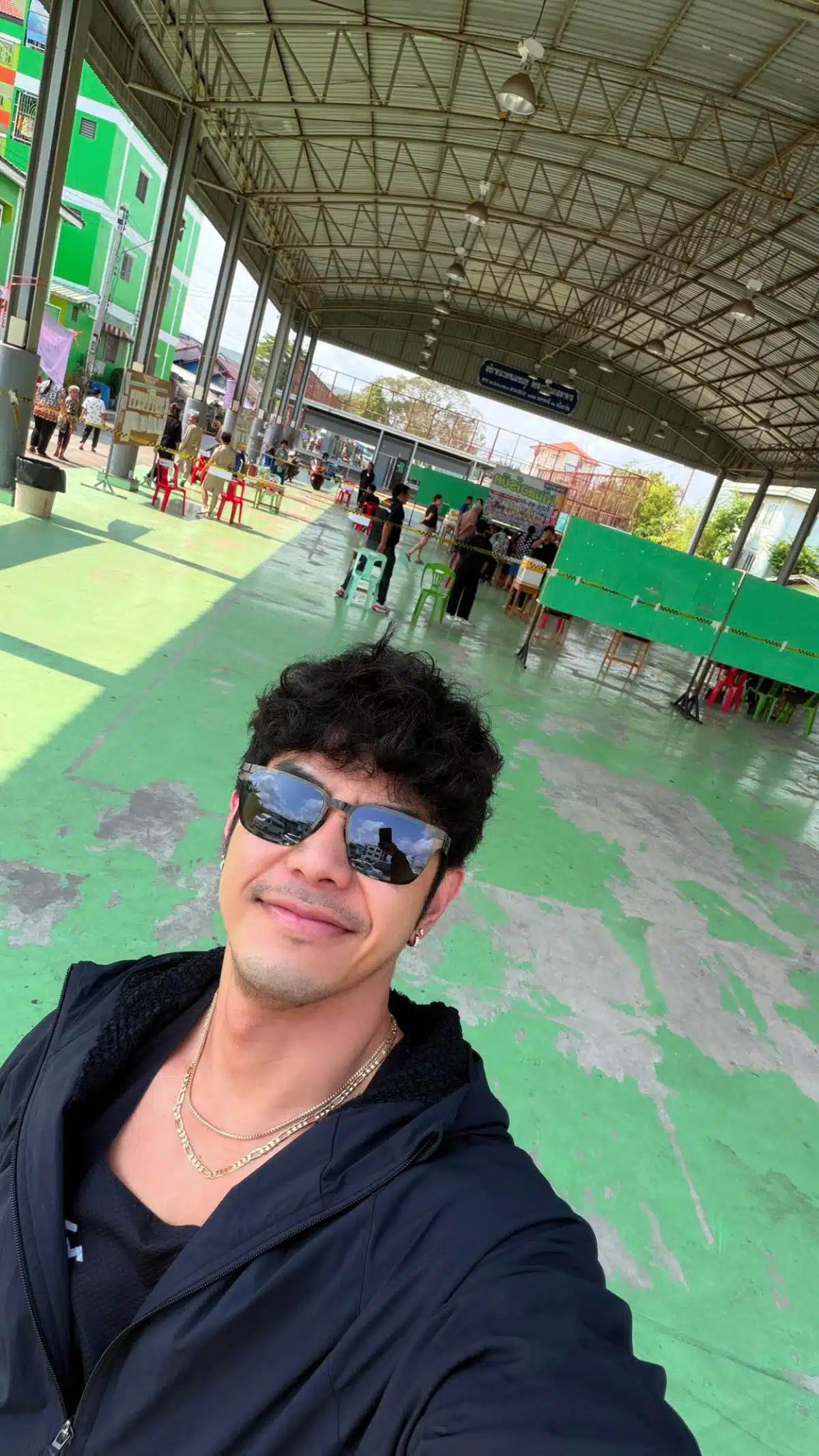 ความอกตัญญูไม่มีวันนำมาซึ่งความเจริญรุ่งเรือง": บทกวีอันดุเดือดของอาร์ต พาสุท โจมตีนักรณรงค์ที่ล้มเหลว