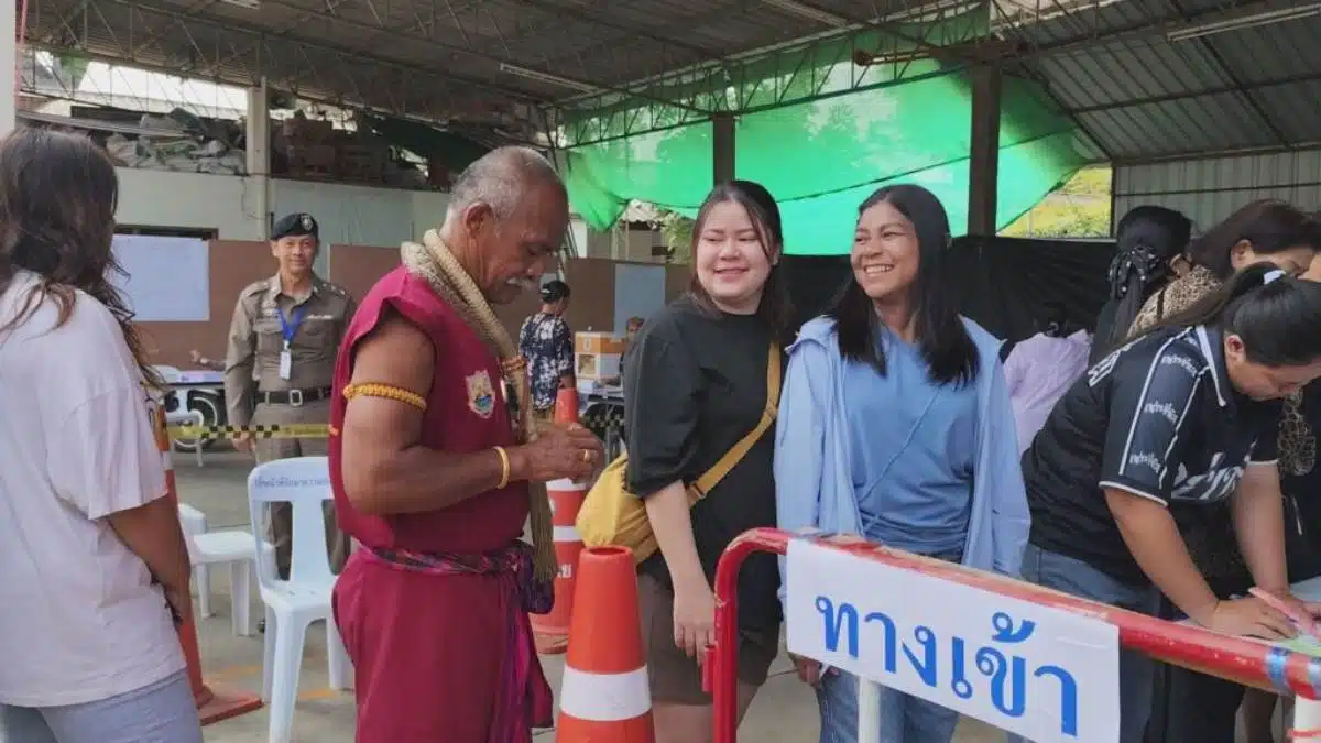 ครูมวยเมืองพิมายวัย 61 ปี