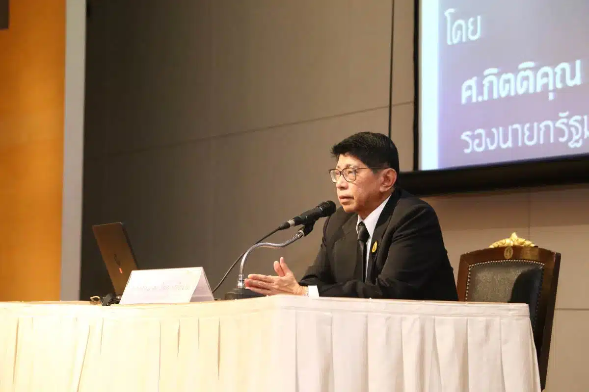 ศึกยักษ์กฎหมาย บวรศักดิ์ใช้สำนวน "เหาะเกินลงกา" ตอกกลับวิษณุ