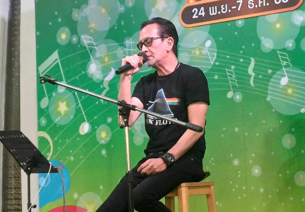 ภาพของนักร้องยุค 90 ที่ออกมาเคลื่อนไหวทางการเมือง