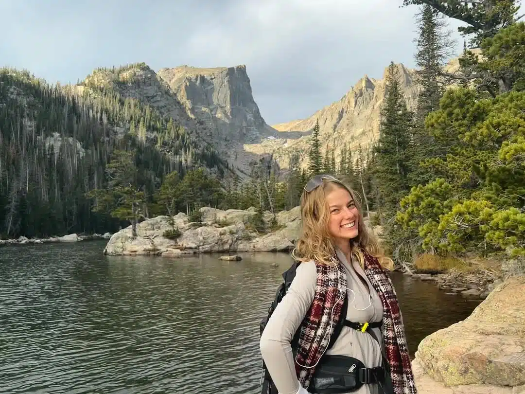 สาววัย 21 ปีลื่นตกเขาเสียชีวิต