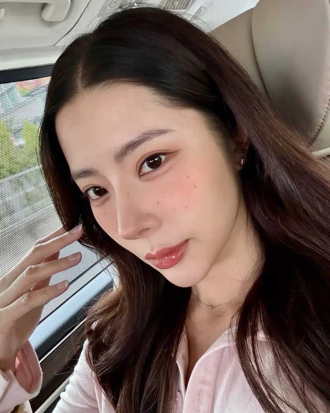 เนย วรัฐฐา