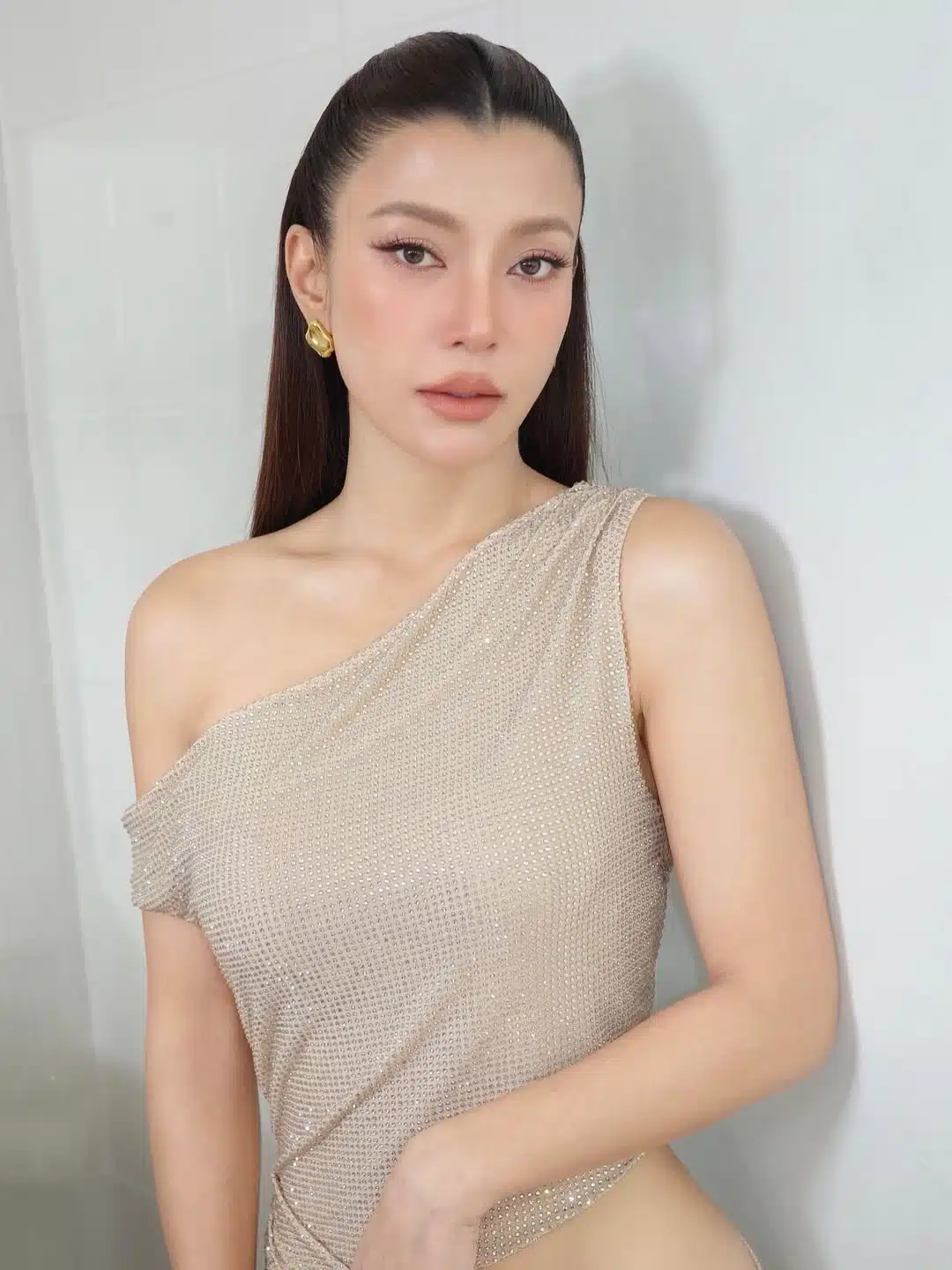 เอมมี่ มรกต ฉลองวันเกิดอายุ 42 ปี-1