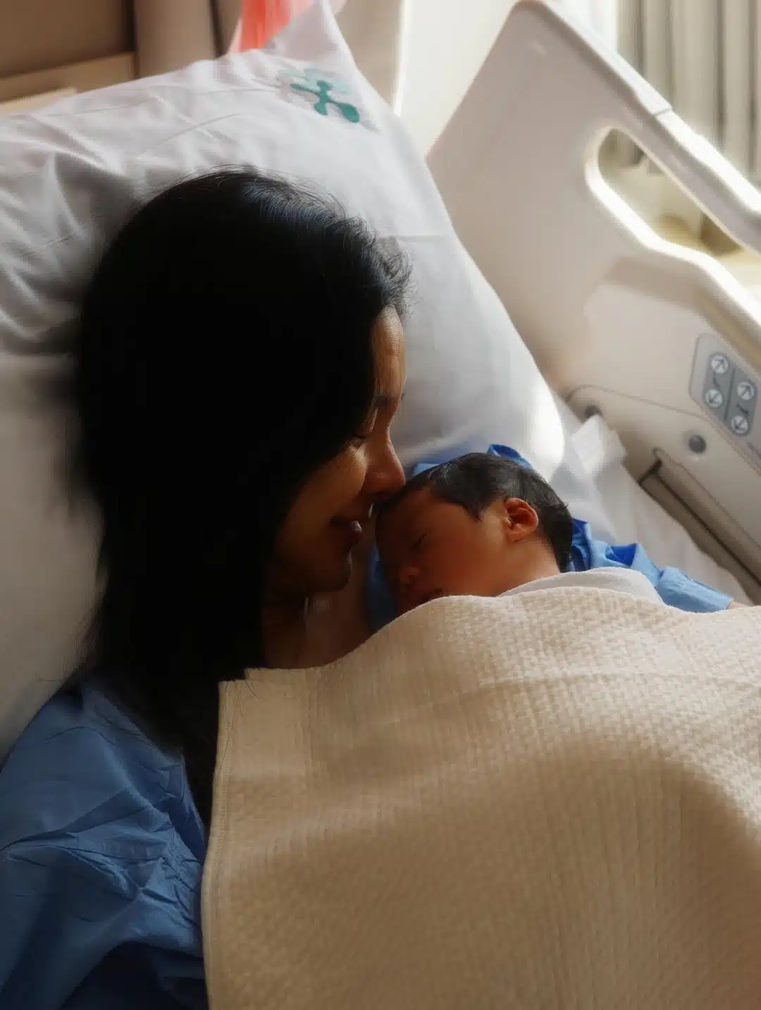 สามีโฟร์โพสต์ภาพลูกคนแรก-2