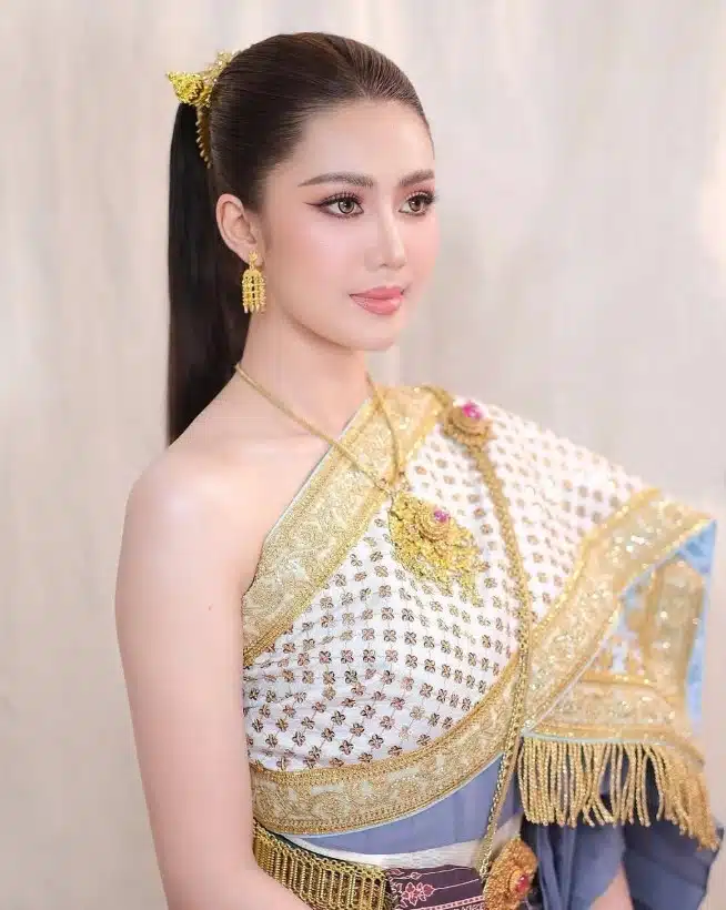 มายมิ้นต์ในบทบาทนางเอกมิวสิกวิดีโอเพลง "ถ้าหากเขาไม่กลับมา" แสดงให้เห็นทักษะการแสดงและการสื่อสารอารมณ์