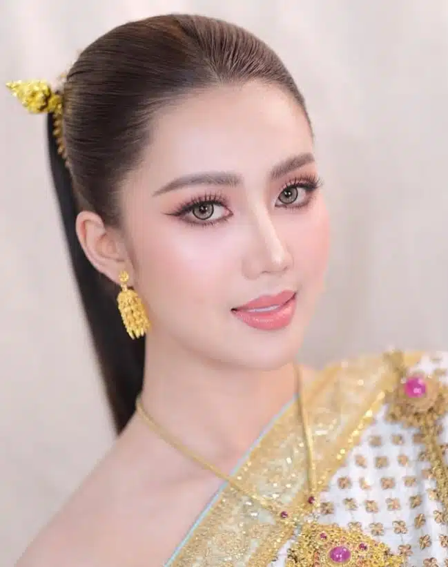 มายมิ้นต์ จิราภรณ์ ในมาดนางงามเดินสายที่ผ่านการประกวดมาแล้วกว่า 40 เวทีทั่วประเทศ