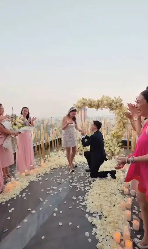 โอ๋ ภัคจีรา ถูกแฟนหนุ่มทำเซอร์ไพรส์คุกเข่าขอแต่งงาน-3