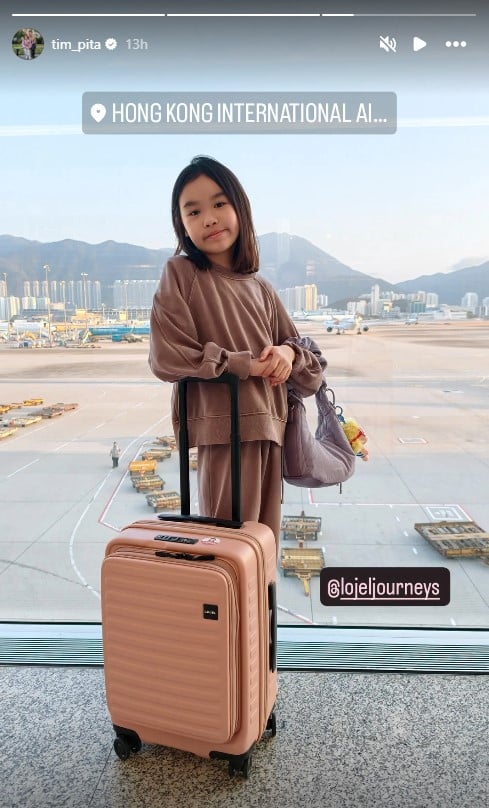 พิธา เดินทางพร้อมน้องพิพิม