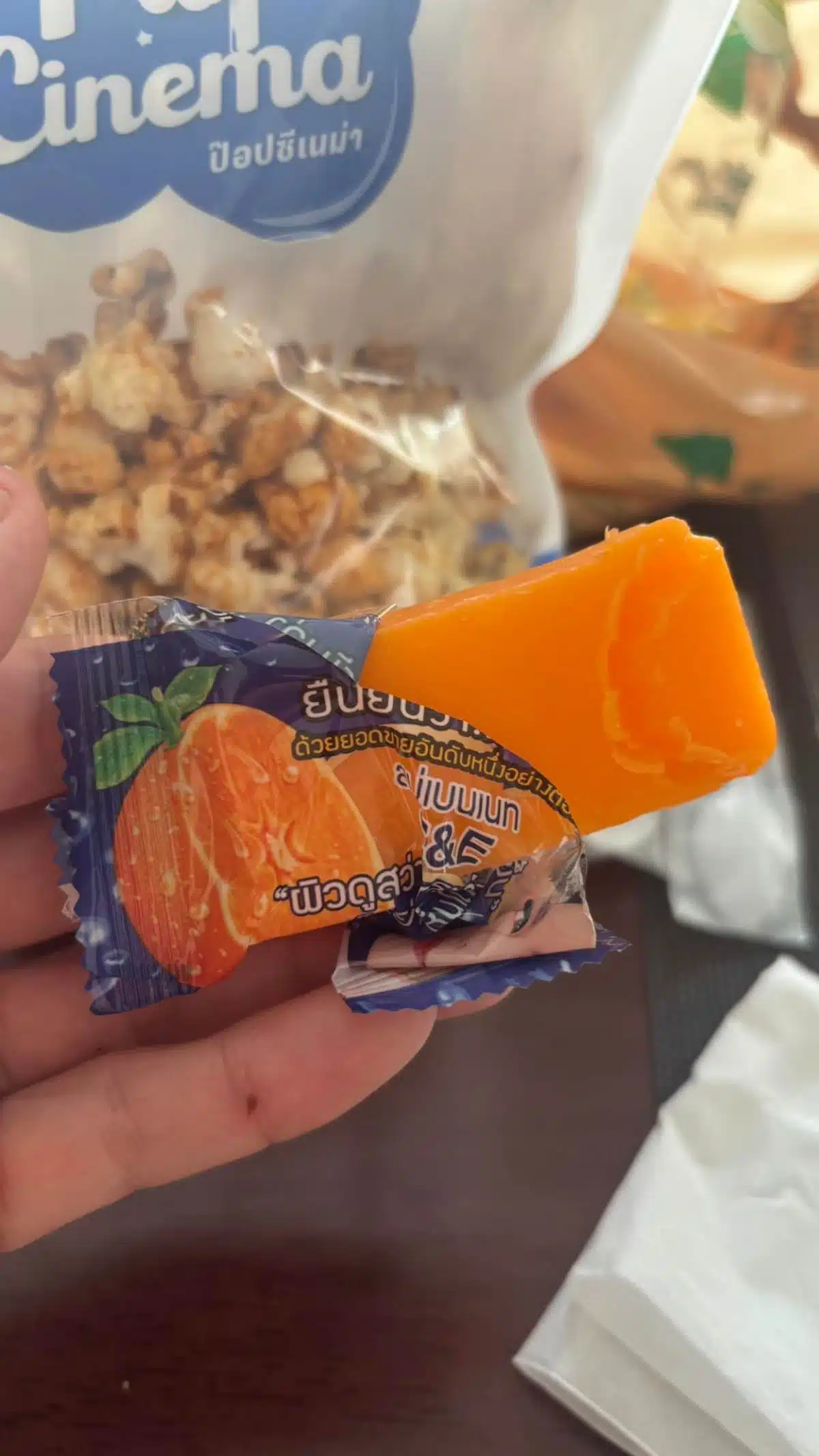 อยู่เมืองไทย สีส้มไม่ได้แปลว่าเป็นน้ำส้มเสมอไป