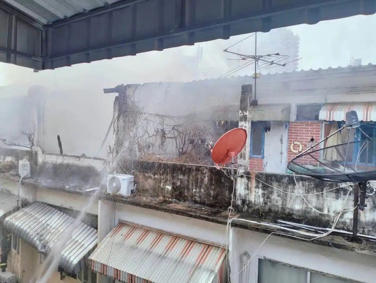 ทีมดับเพลิงใช้เวลาปฏิบัติการอย่างรวดเร็วเพียง 12 นาที จนสามารถควบคุมเพลิงให้สงบลงได้ในเวลา 14.20 น.