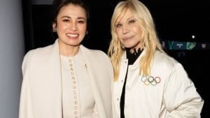 พระราชินี ทรงฉายกับ โดนาเทลลา เวอร์ซาเช่ ดีไซเนอร์และผู้นำแฟชั่นระดับโลกชาวอิตาลี