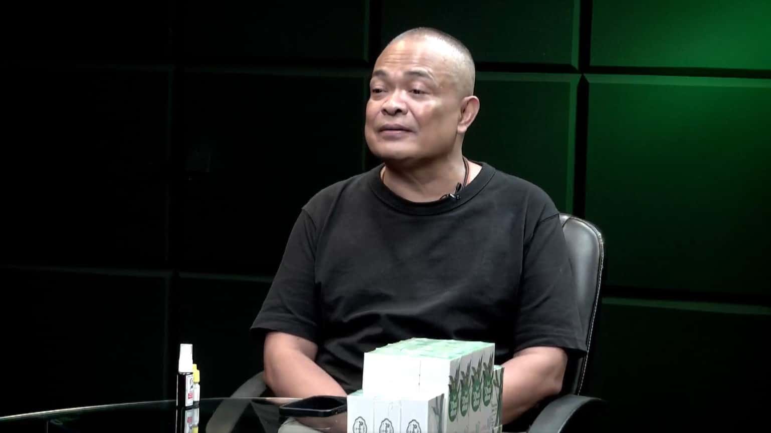 นายจตุพร พรหมพันธุ์ วิทยากรคณะหลอมรวมประชาชน