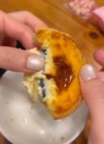 ช็อก! เจอถ่านอัลคาไลน์ ใน ทาร์ตไข่เจ้าดัง หวิดบึ้มคาบ้าน แบรนด์เร่งตรวจสอบ ยอมรับหลุด QC-1