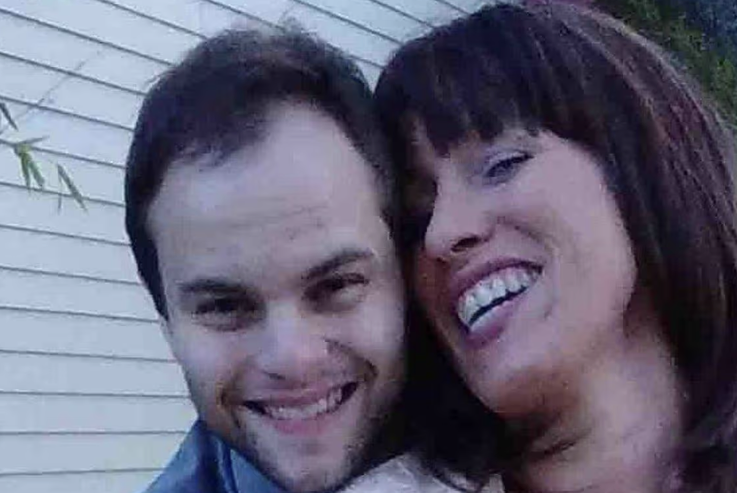 หนุ่มทิ้งเมียไปอยู่กินกับ แม่แท้ๆ หลังพลัดพราก 30 ปี เผยเซ็กส์สุดยอดจนลืมไม่ลง อ้างเป็น แรงดึงดูดทางพันธุกรรม