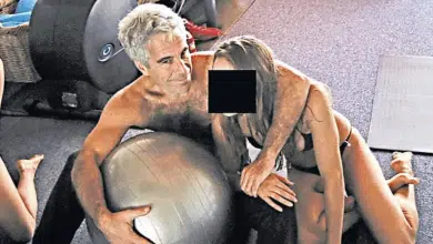 เปิดรายชื่อใน "แฟ้มคดีเอปสไตน์" คนดัง นักการเมืองหลายร้อยคน ด้าน "แพม บอนดี" ยันไม่มีใครรอดจากการถูกเปิดโปง