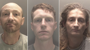 แก๊งค้ายายิ้มร่า ศาลยกฟ้อง ฆาตกรรม 2 ตายายบริสุทธิ์ เพราะลูกชายติดหนี้ค่ายา 400 ปอนด์