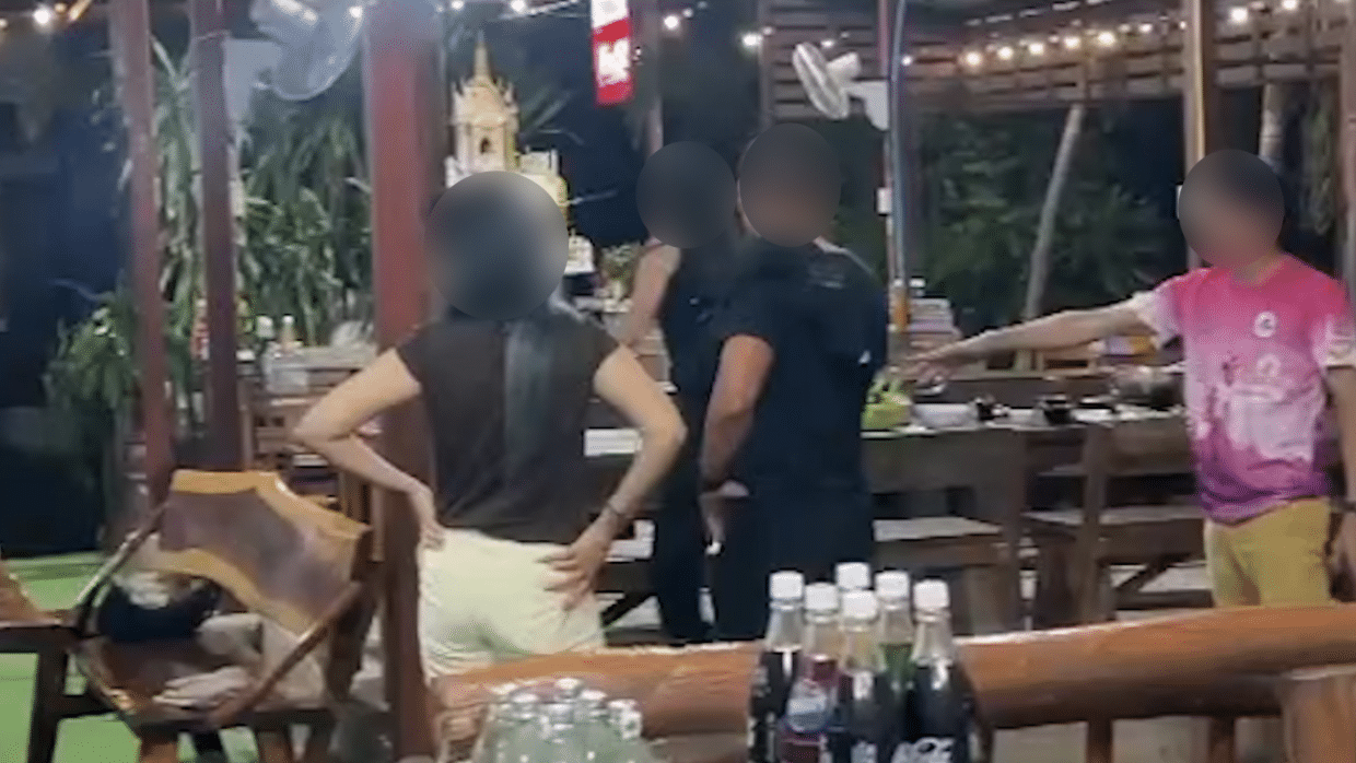 หนังคนละม้วน สาวร้อง 'รอง ผกก.' ขวดฟาดหัวเลือดอาบ ปมเมียหึงข้ามโต๊ะ ตร.โต้ "โดนปาหัวแตกก่อน" เตรียมฟ้องกลับ