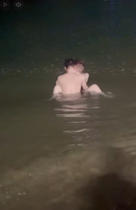 ว่อนคลิปคู่รักนักท่องเที่ยวโชว์ ร่วมรัก กลางทะเลพัทยา ไม่สนสายตาคนยืนดู-2