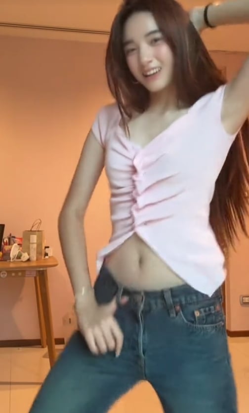 สรุปดราม่า น้องณดา โดนแซะเต้นเกินงาม แม่กบ โพสต์ป้อง ความสุขลูก ไม่ได้ทำให้ใครเดือดร้อน-2