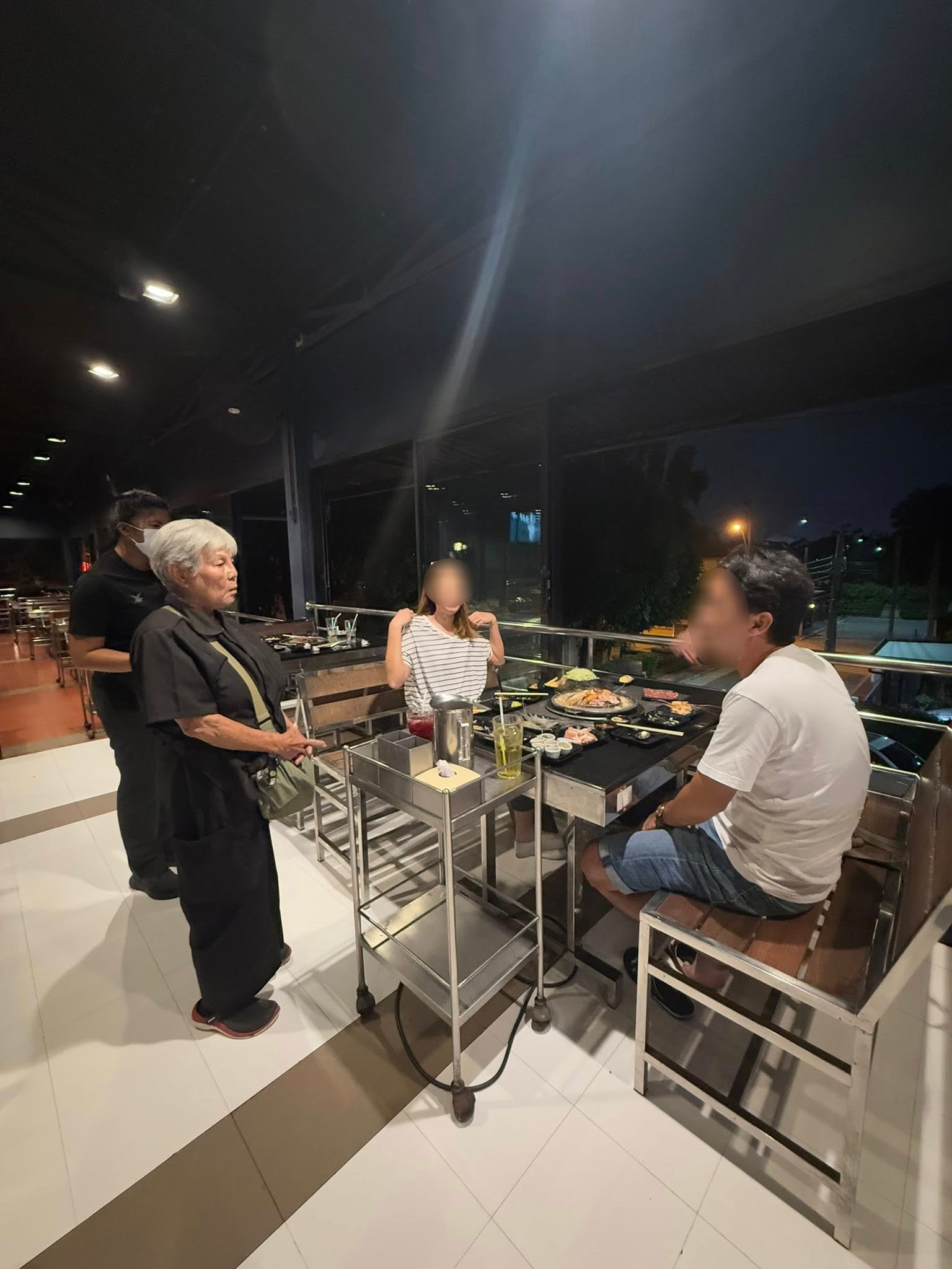 หมูกระทะร้านดัง ปิดกิจการ เพิ่งรู้เป็นร้านของแม่ โอ๊ต ปราโมทย์-5