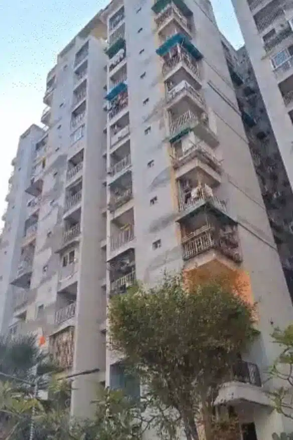 เปิดพฤติกรรม 3 พี่น้อง เสพสื่อเกาหลี จนขาดสติ ก่อนดิ่งตึก 9 ชั้นประท้วงโดนยึดมือถือ-1