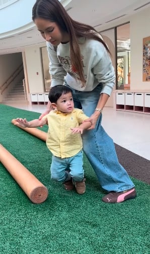 แจ็ค แฟนฉัน พา น้องคากิ ไปสมัครเรียน ถ่ายคลิปติด ใบหม่อน เผยโมเมนต์ครอบครัวอบอุ่น-4