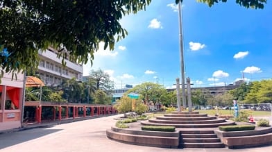 โรงเรียนดัง จัดงานอำลาครั้งสุดท้าย หลังประกาศปิดกิจการถาวร ลูกศิษย์หลั่งน้ำตาใจหาย-8