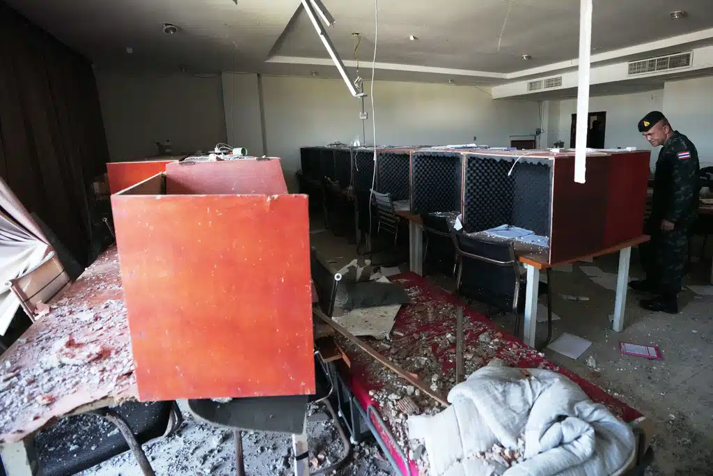 เจ้าหน้าที่ทหารไทยและคณะผู้ช่วยทูตลงพื้นที่ตรวจสอบ