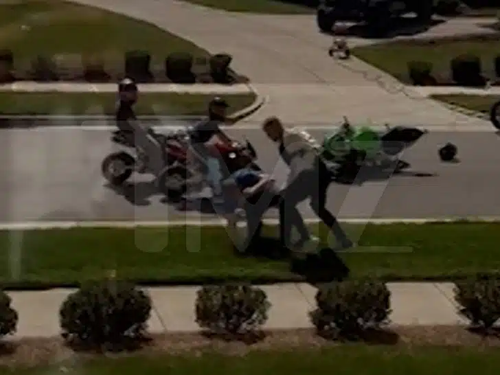 อลัน ริตช์สัน พระเอก Reacher วางมวยกับเพื่อนบ้านในเทนเนสซี