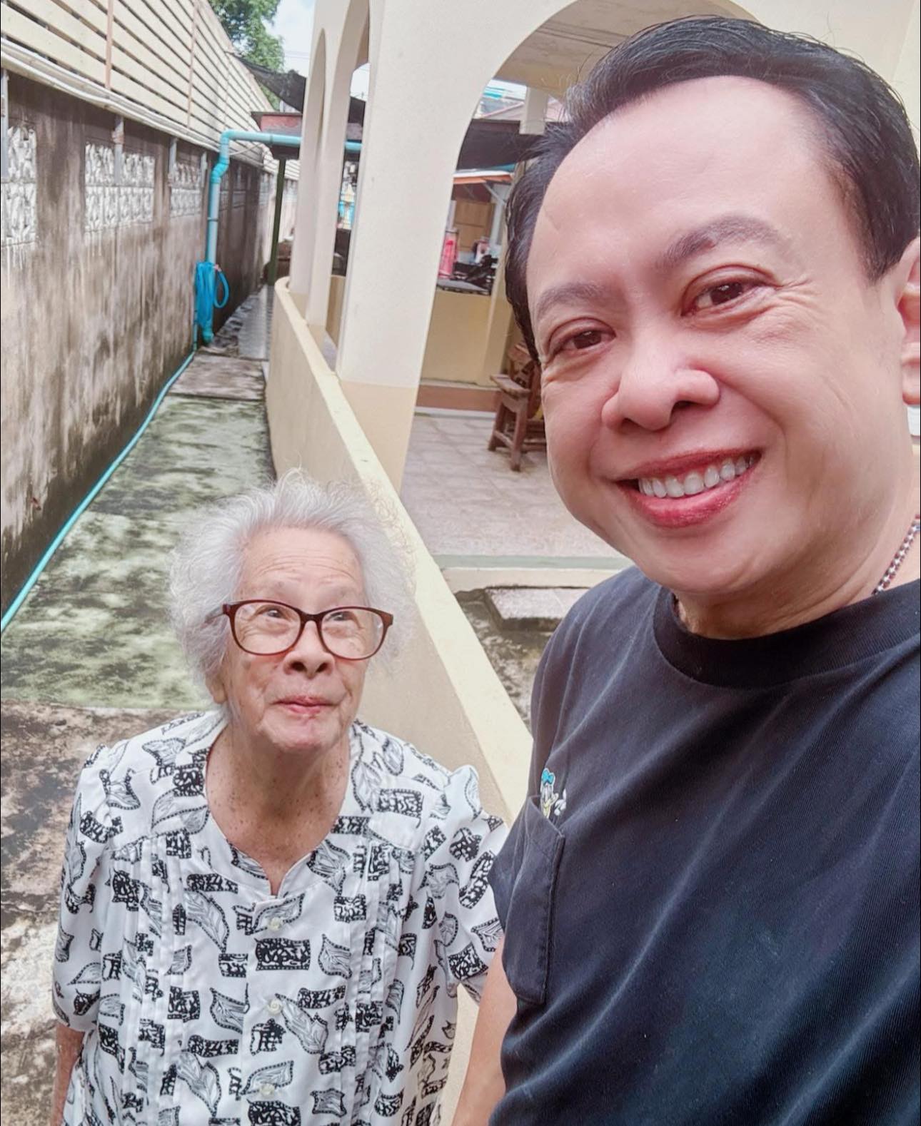 มาดามเป็ด ธีรภาพ ผู้จัดคนดัง สูญเสียแม่