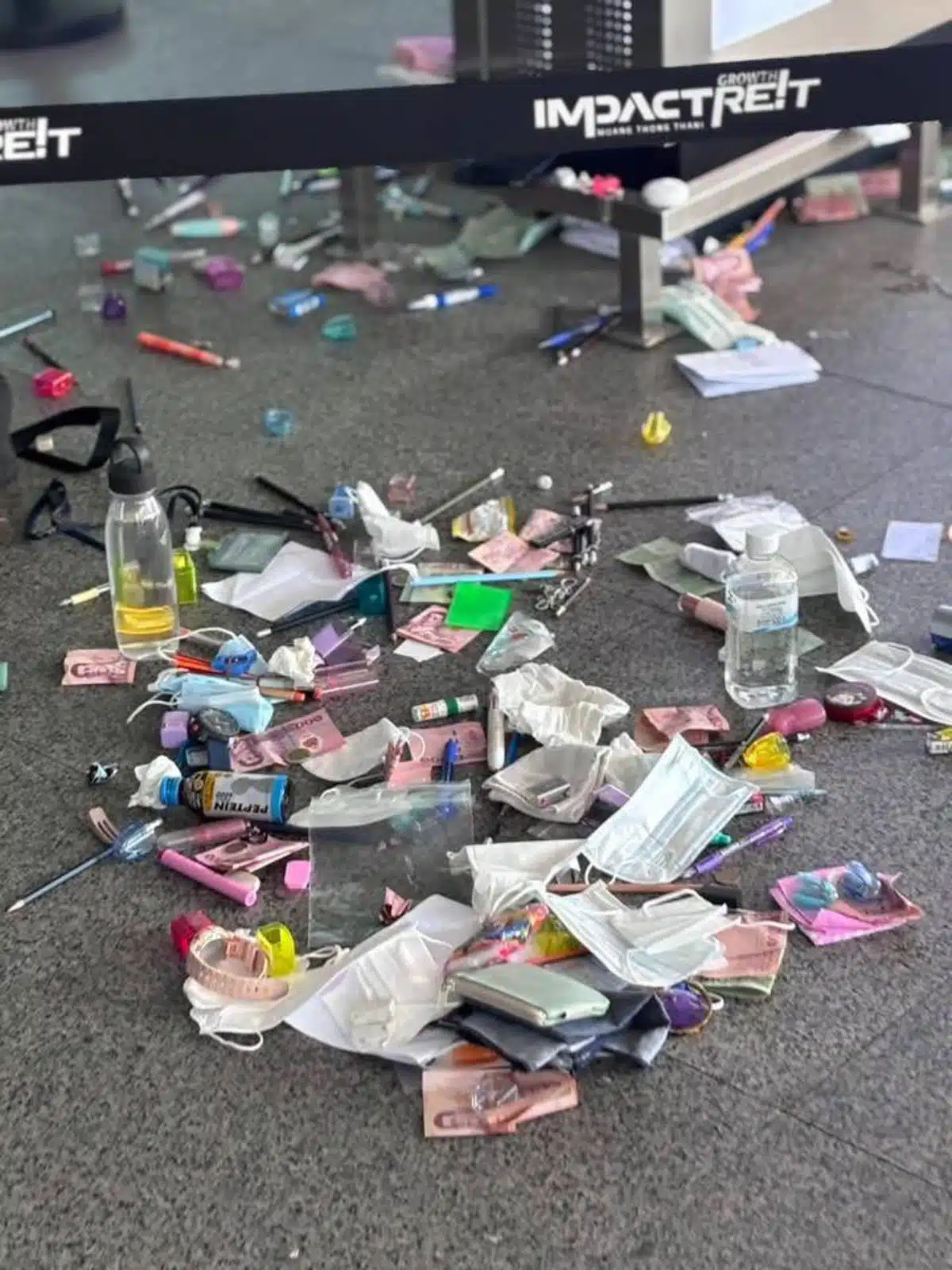 มรดกของคุณปู่ที่สูญหาย เรื่องราวไวรัลของนักเรียนคนหนึ่ง คนแปลกหน้า และพระหลวงปู่ทวด