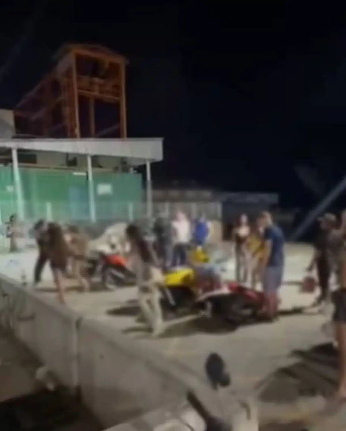 สาวสองเปิดศึกหญิงต่างชาติผวดกลางชายหาดพัทยา