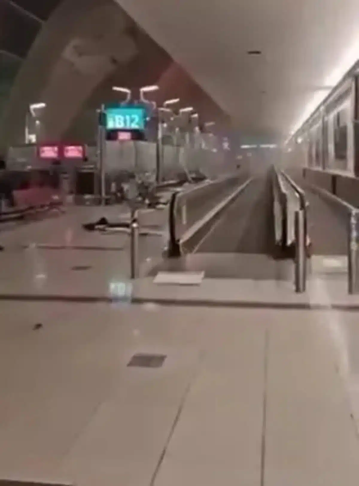 กระทรวงมหาดไทยของบาห์เรนรายงานว่า สนามบินนานาชาติบาห์เรนถูกโจมตีด้วย