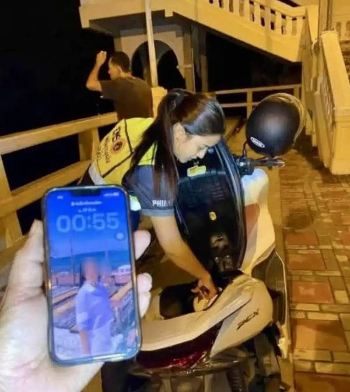 วันเกิดเหตุ 17 มีนาคม ตอนเจ้าหน้าที่ไปพบรถจักรยานยนต์ของครูหญิงอายุ 25 ปี