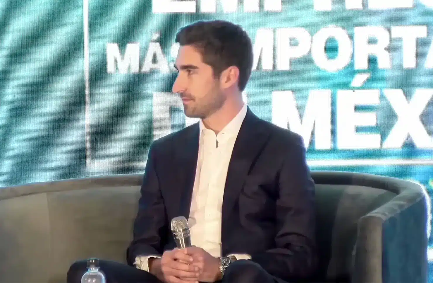 เอ็มมา วัตสัน เปิดตัวแฟนใหม่ จูบหวานกลางสนามบิน ดีกรี มหาเศรษฐีหนุ่มเม็กซิกัน