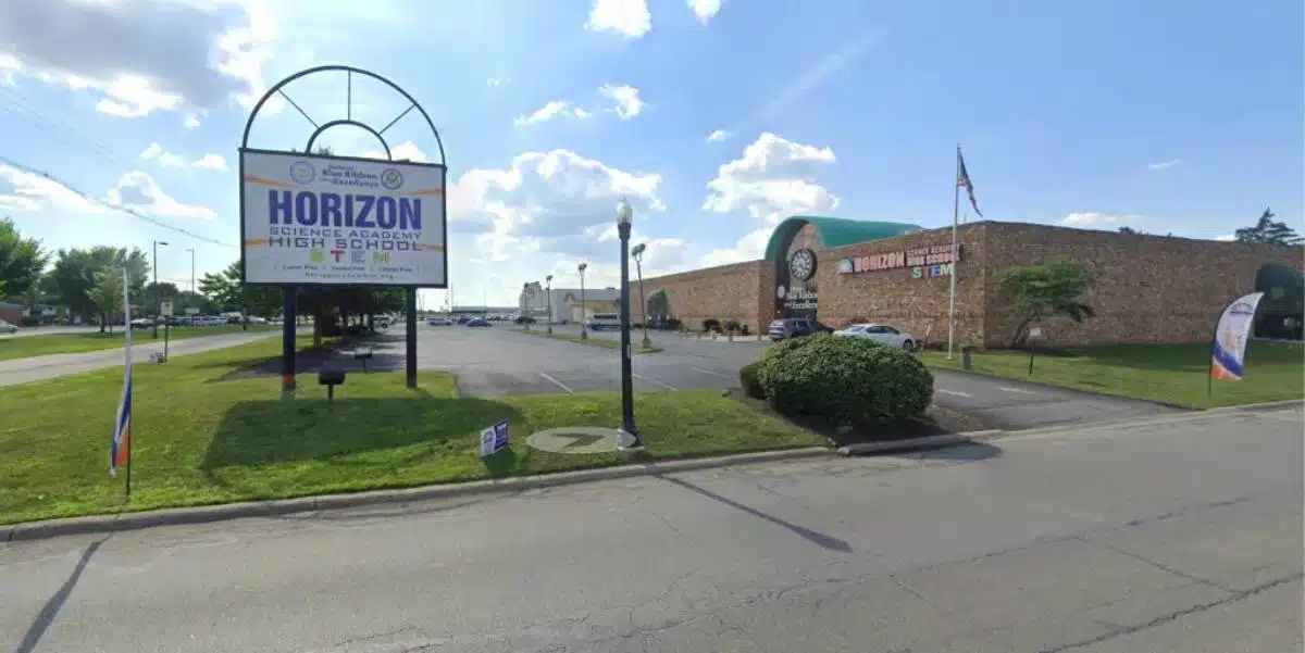 โรงเรียนฮอไรซัน ไซเอินซ์ อะคาเดมี่ (Horizon Science Academy) ในเมืองโคลัมบัส รัฐโอไฮโอ