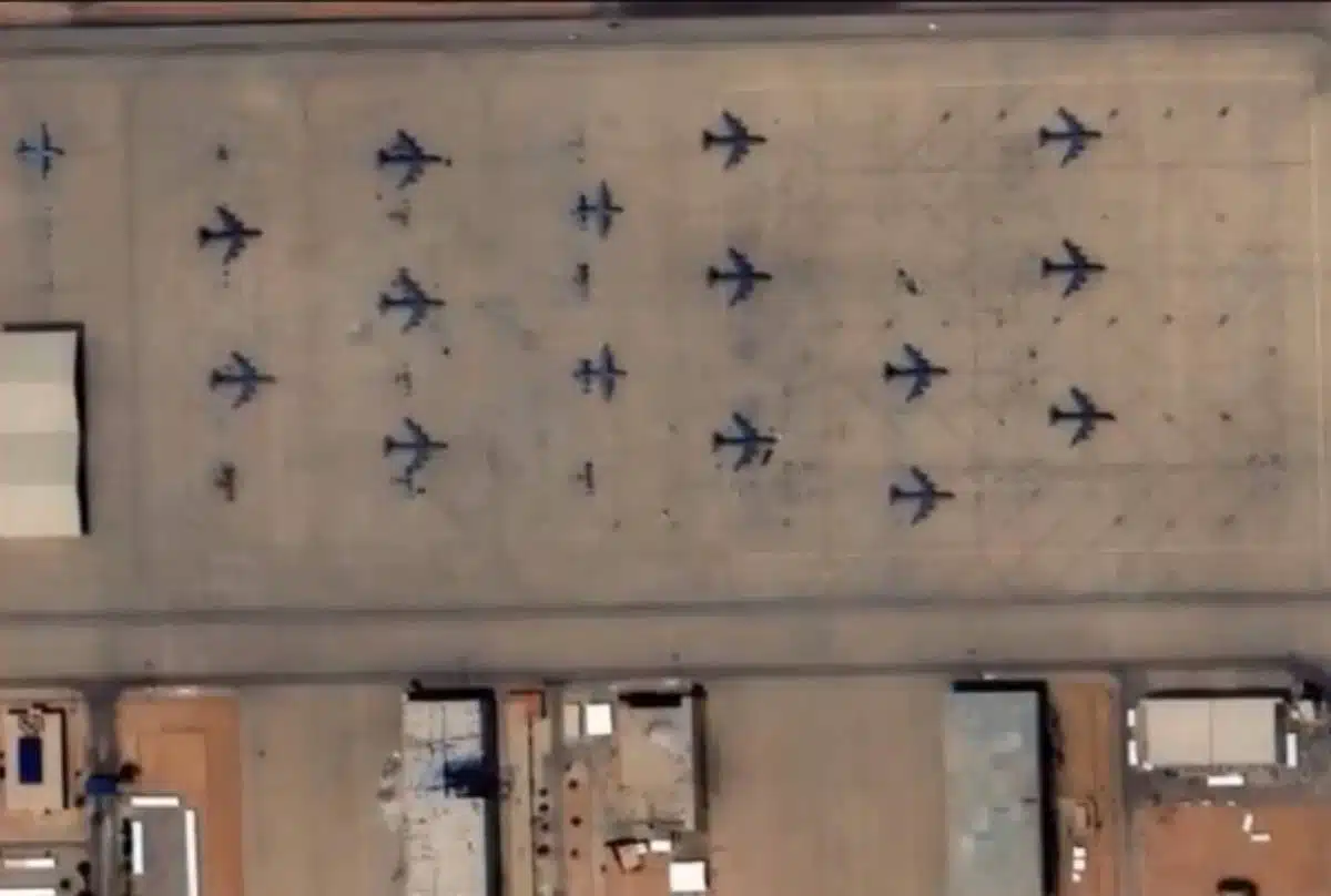 ภาพถ่ายดาวเทียมเผยให้เห็นสภาพความเสียหายหลังจากการโจมตีทางอากาศของอิหร่านต่อเครื่องบินของสหรัฐฯ ที่ฐานทัพอากาศปรินซ์สุลต่าน