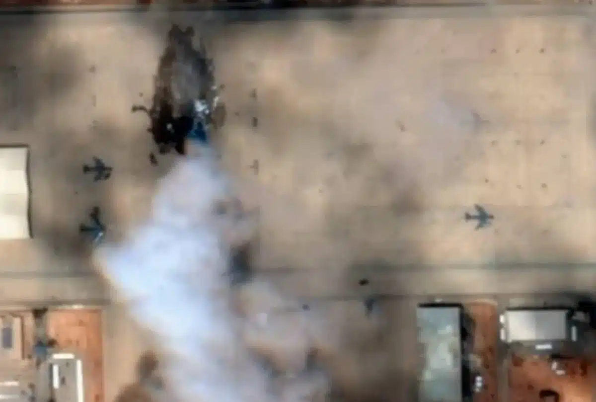 ภาพถ่ายดาวเทียมเผยให้เห็นสภาพความเสียหายหลังจากการโจมตีทางอากาศของอิหร่านต่อเครื่องบินของสหรัฐฯ ที่ฐานทัพอากาศปรินซ์สุลต่าน