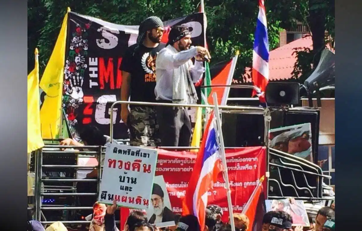 ดร.เลอร์พงษ์ปกป้องการเคลื่อนไหวทางการเมือง ขณะที่นักวิจารณ์เตือนไม่ให้นำสงครามกลับมาสู่ประเทศไทย