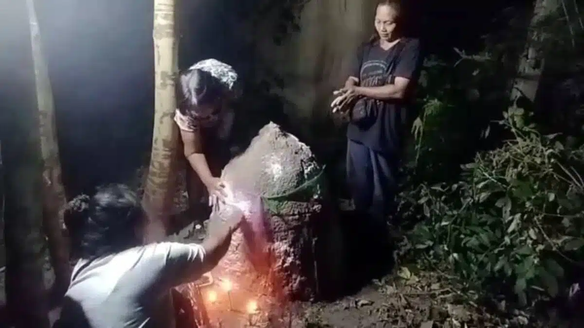 ชาวบ้านลุ้นโชคต่อกับ เจ้าพ่อจอมปลวกหลังงวดที่แล้วให้โชค