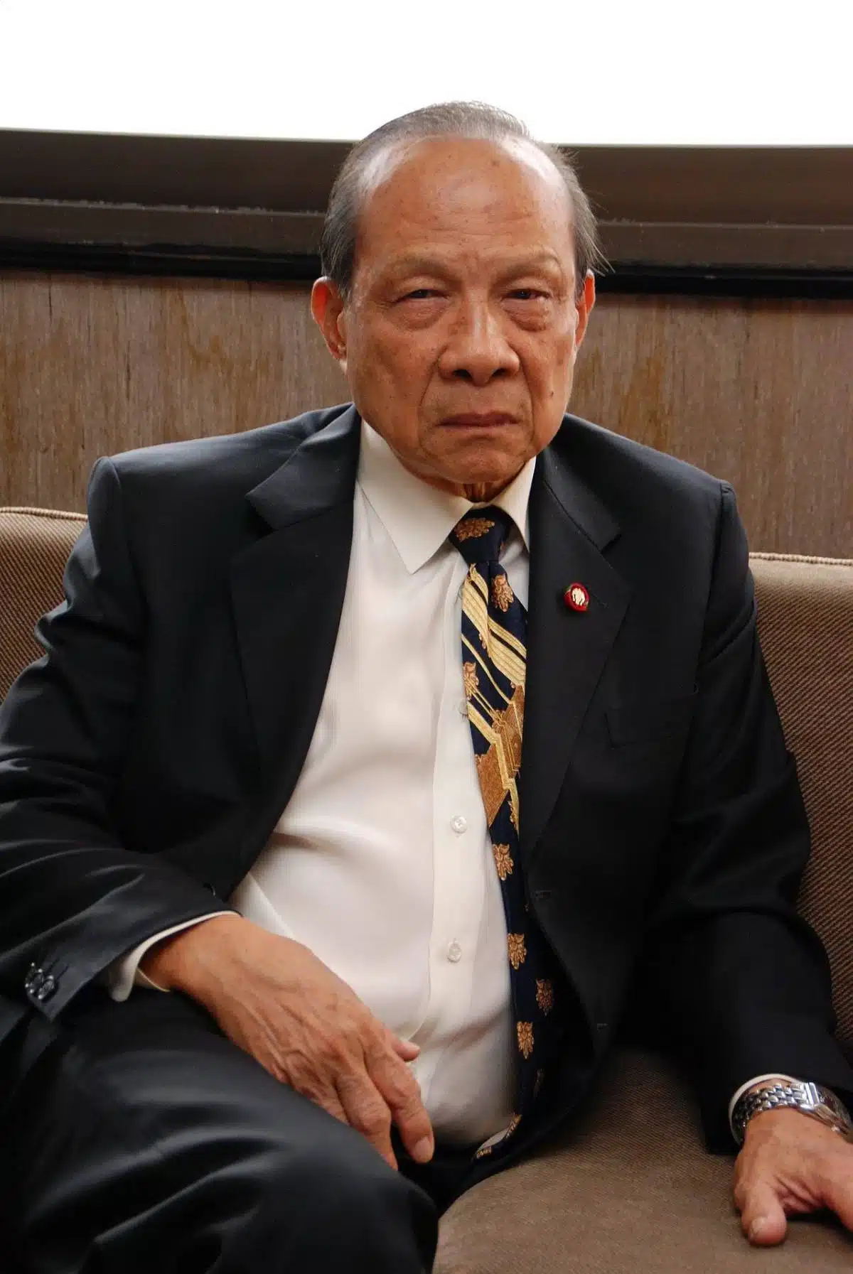 ไพโรจน์รับตำแหน่งประธานชั่วคราวสภาชุดที่ 27