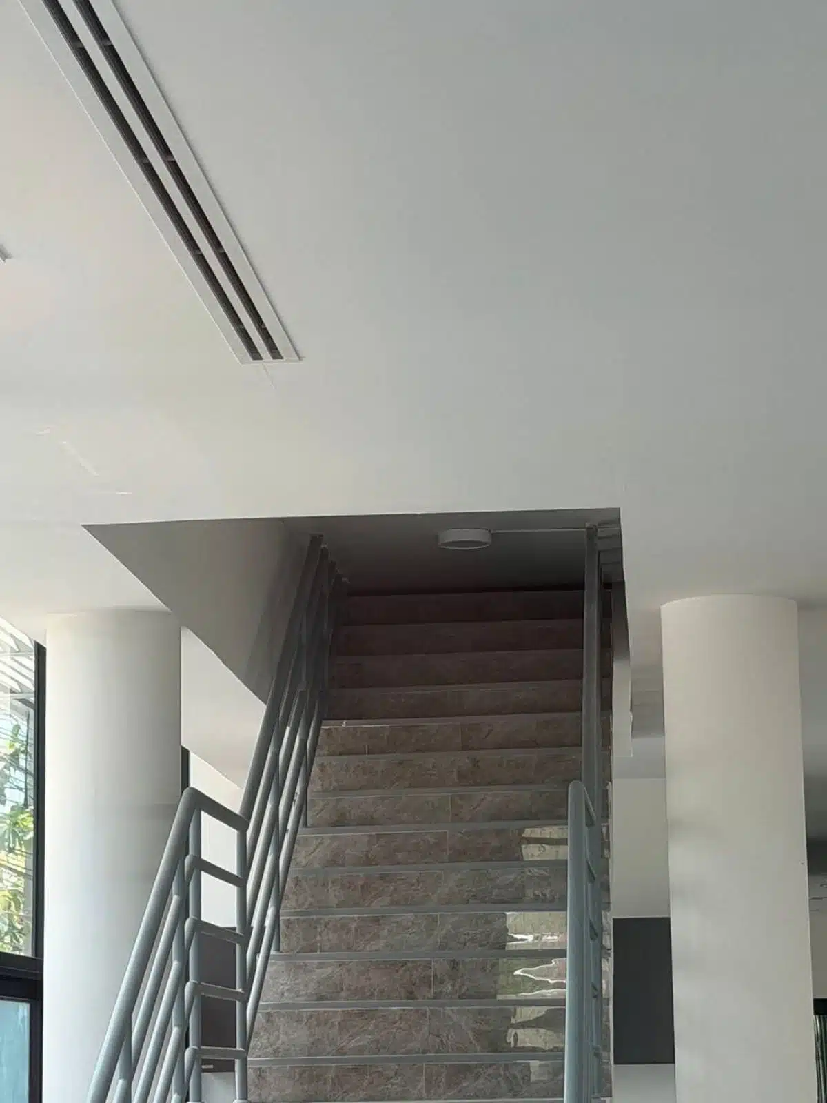 สน.สุทธิสารบันไดชั้น 2 ขึ้นไม่ได้