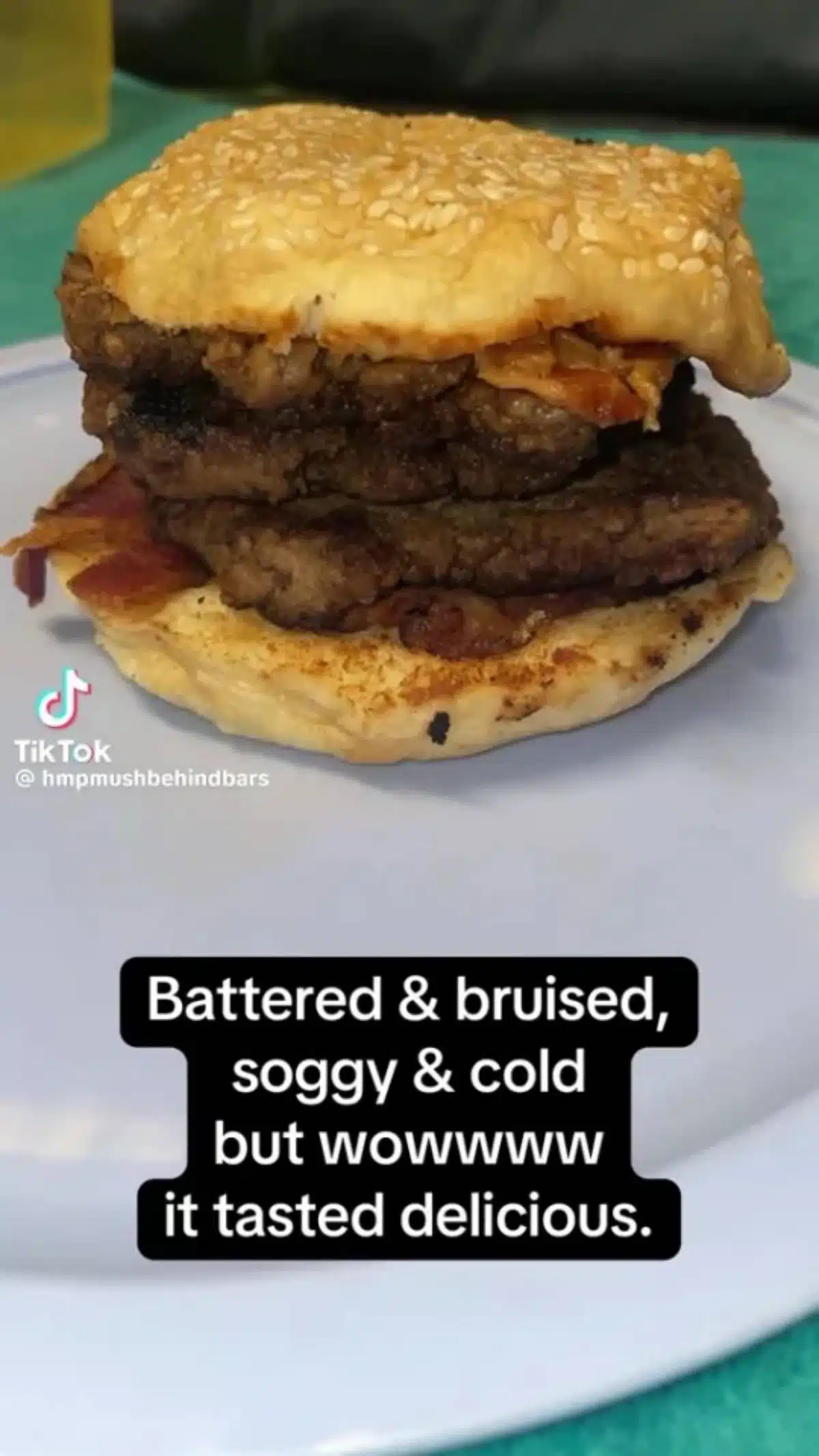 เบอร์เกอร์ Five Guy ที่นักโทษอ้างว่ามาส่งให้ด้วยโดรน