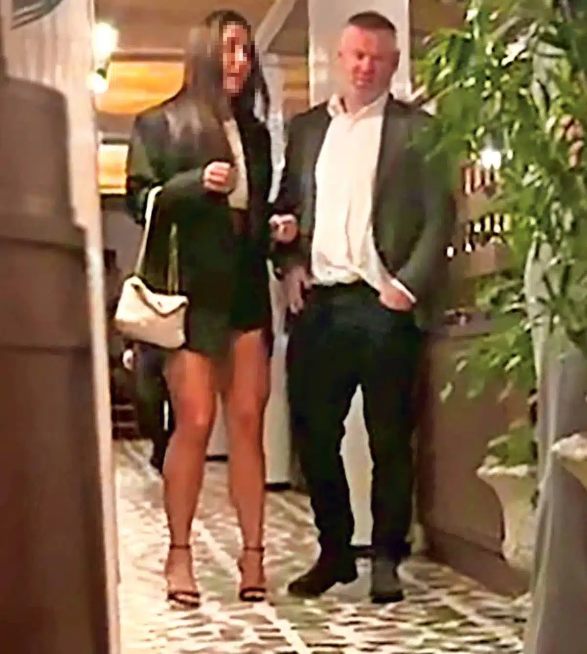 กลับไปสู่พฤติกรรมเดิม? การสังสรรค์ยามดึกของเวย์น รูนีย์ จุดประกายความกังวลเรื่องชีวิตคู่